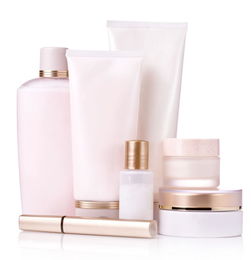 國內化妝品減配現象探因與橡塑成分規避指南